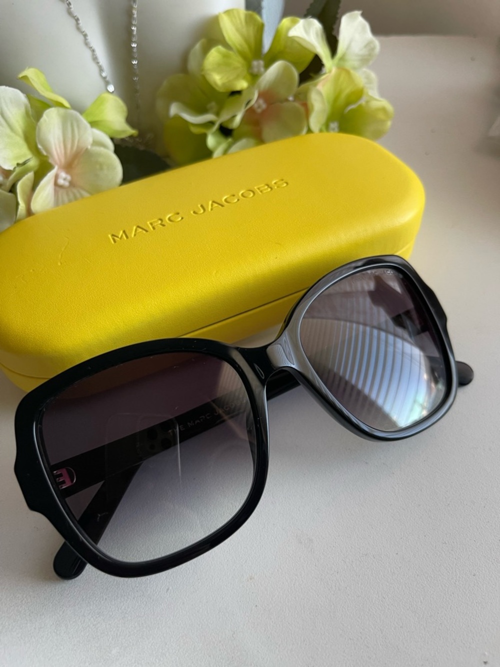 Marc Jacobs Black Women's Oversized Sunglasses with Gradient Lenses